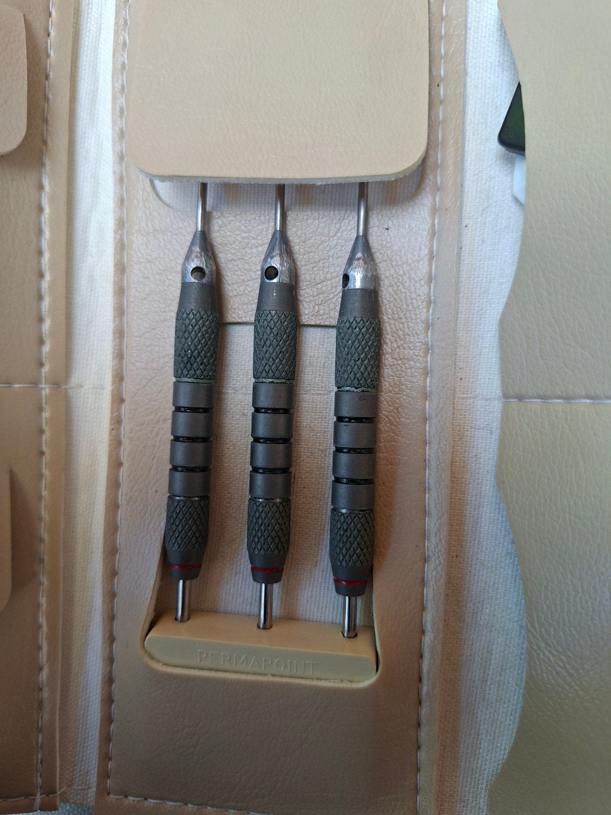Darts set in etui - Permapoint, Ophalen of Verzenden, Gebruikt, Pijlen