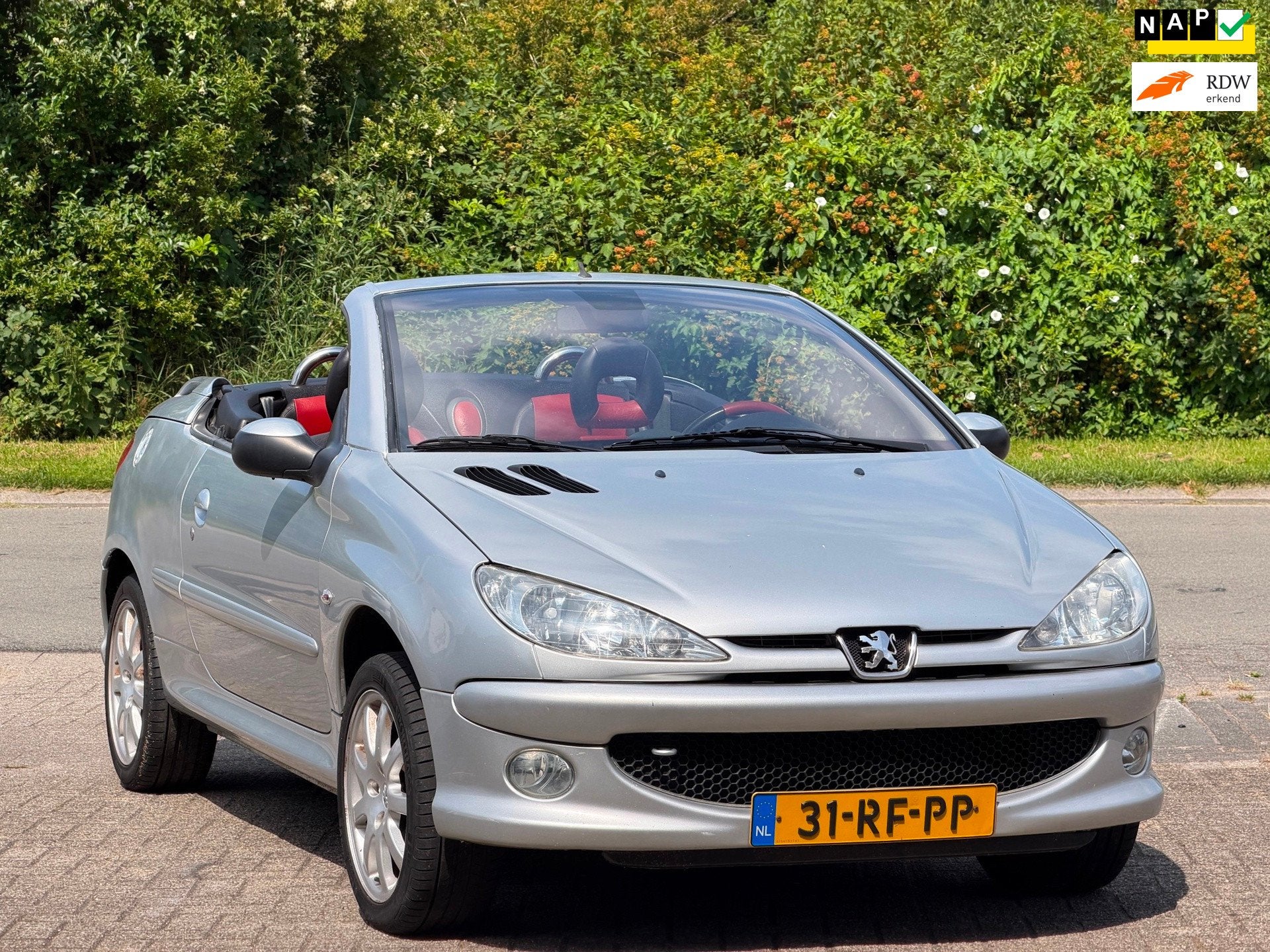 Peugeot 206 CC 1.6-16 / CABRIO / AIRCO, Voorwielaandrijving, Gebruikt, 4 cilinders, Cabriolet