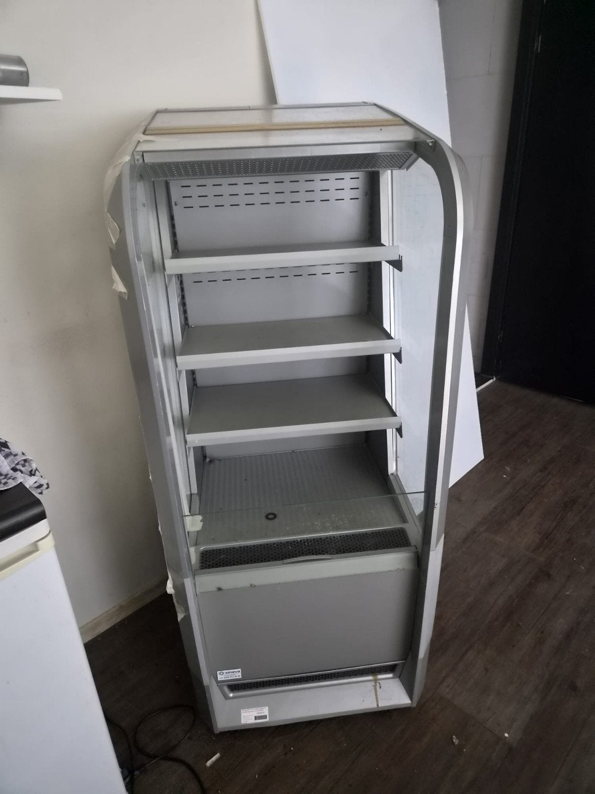 Koelvitrine met planken  gebruikt, Ophalen, Zonder vriesvak, 200 liter of meer, 60 cm of meer