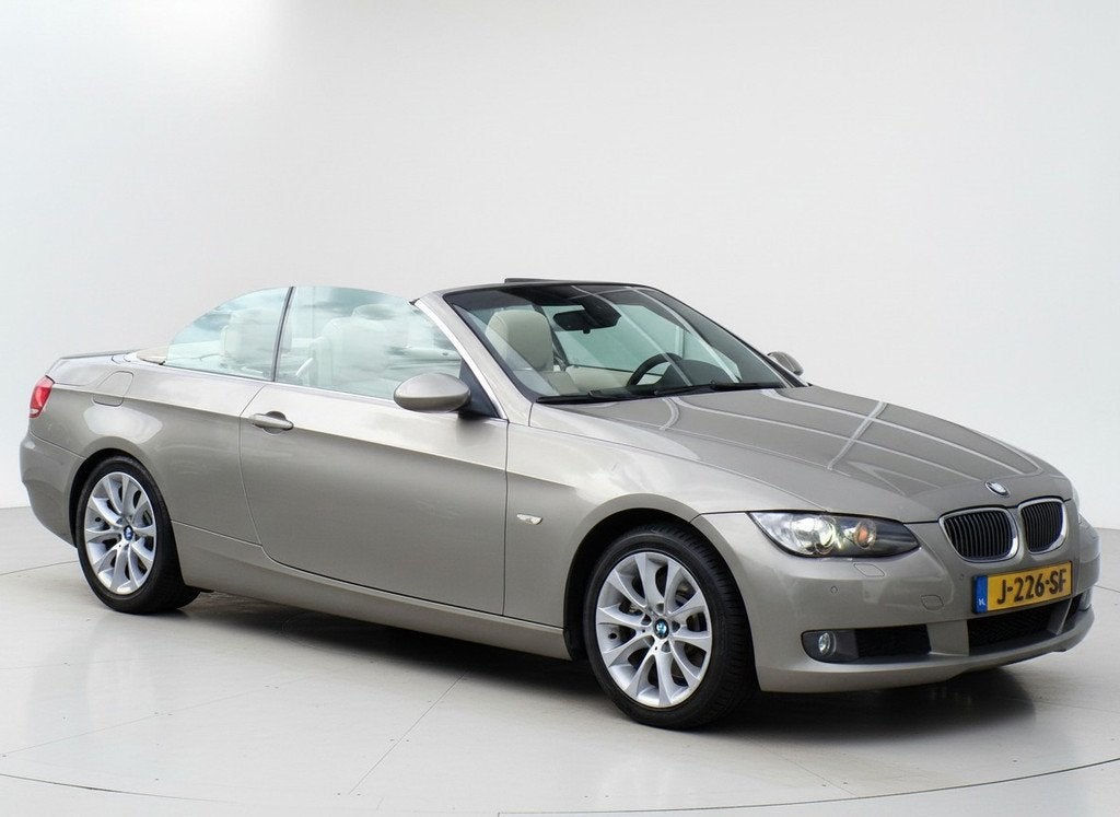 BMW 3-serie Cabrio 325i|Xenon|Cruise|Stoelverw.|Leder|Trekh., Auto's, BMW, Achterwielaandrijving, Gebruikt, Beige, Cabriolet