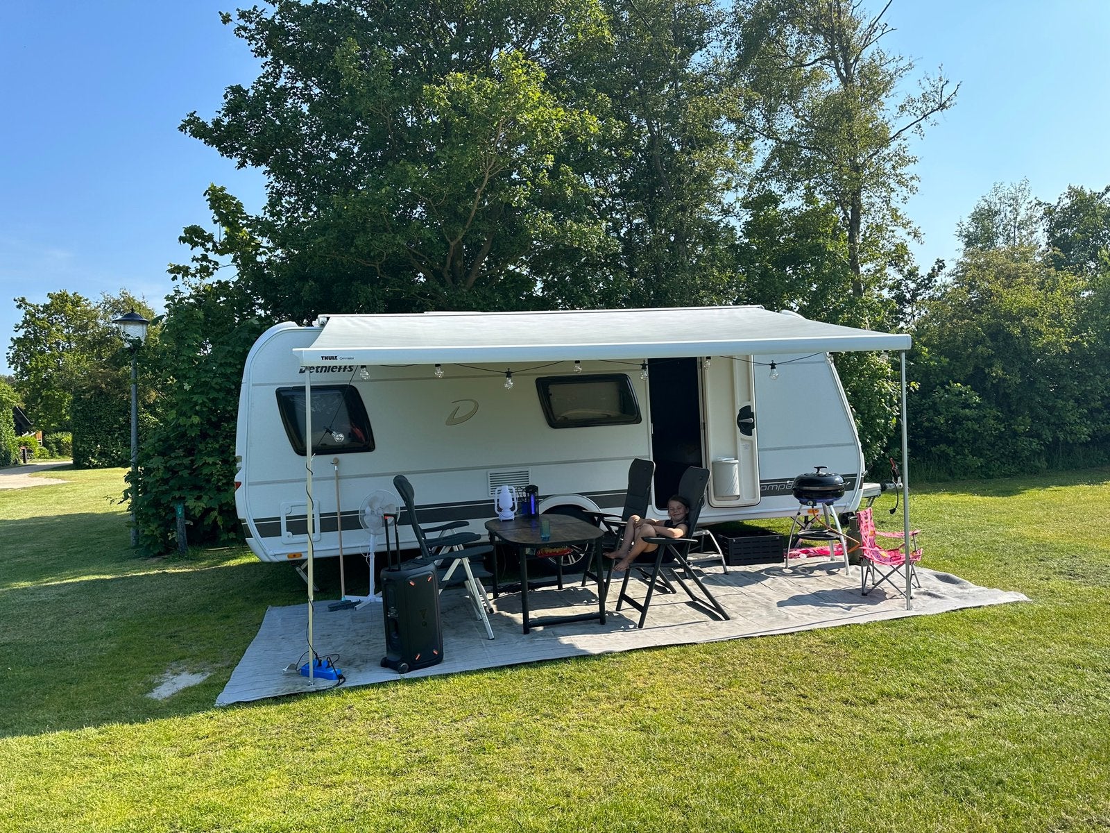 Prachtige Dethleffs Camper 540QMK 21 met vloerverwarming !!., Particulier, Half-integraal, Dethleffs