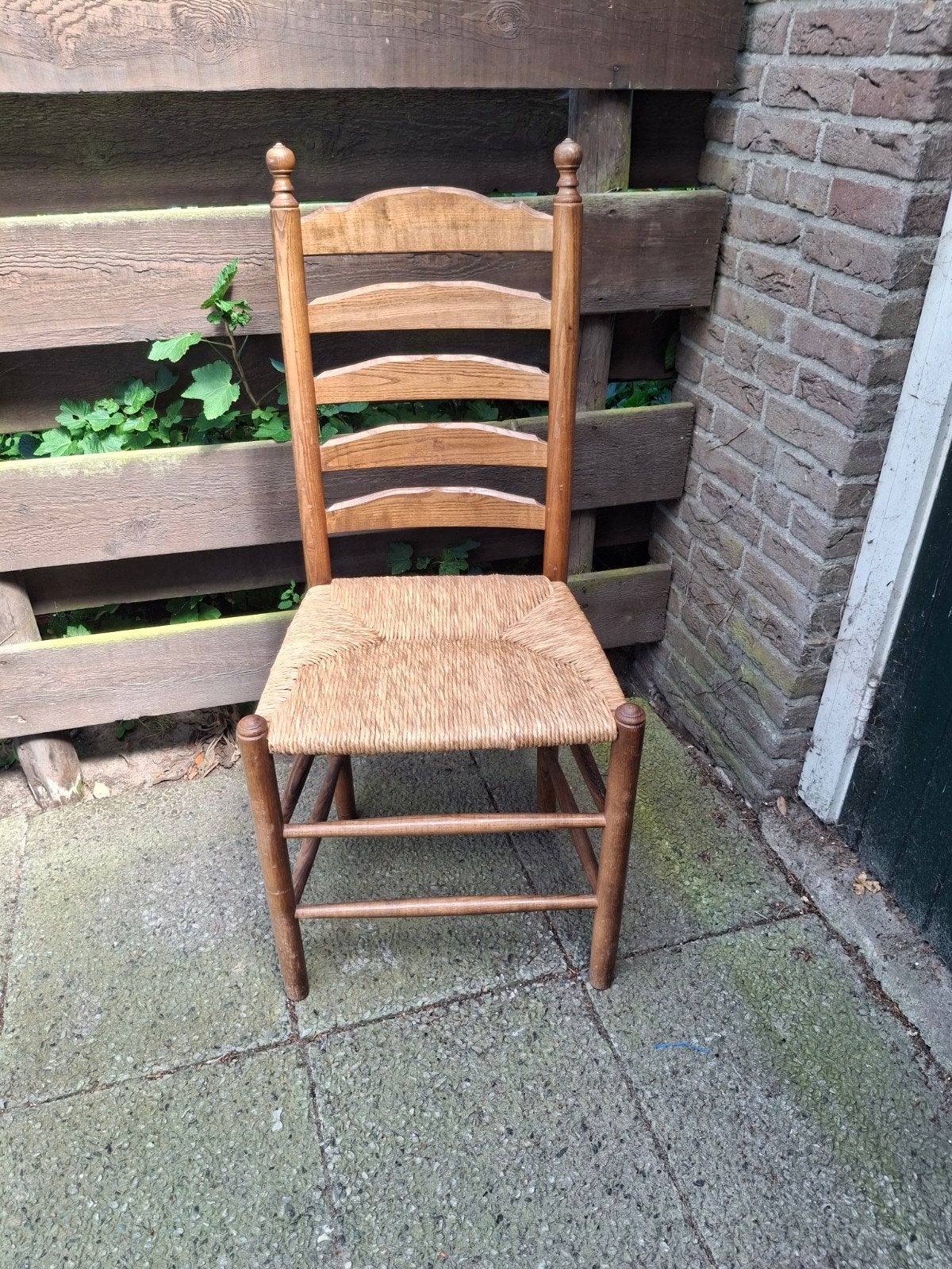 Vintage houten stoel met rieten zitting, Ophalen