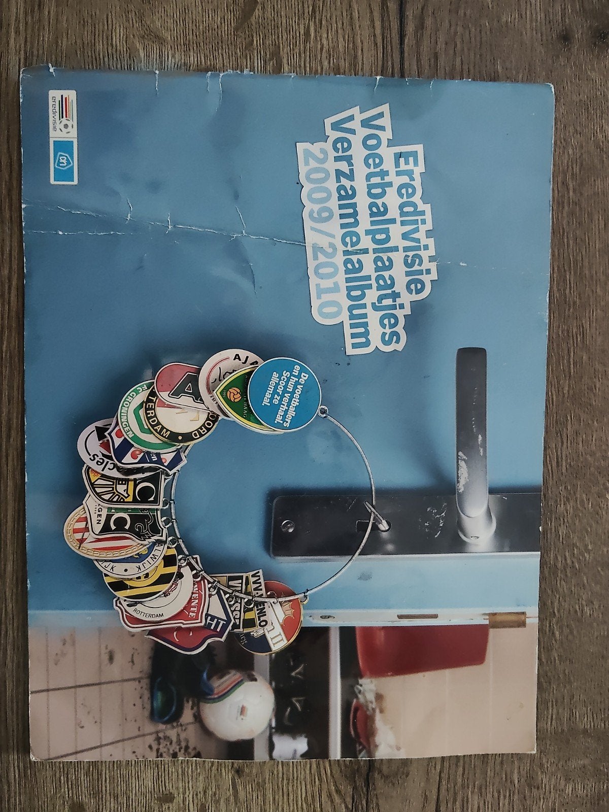 Eredivisie Voetbalplaatjes Verzamelalbum 2009/2010, Ophalen of Verzenden, Gelezen, Balsport
