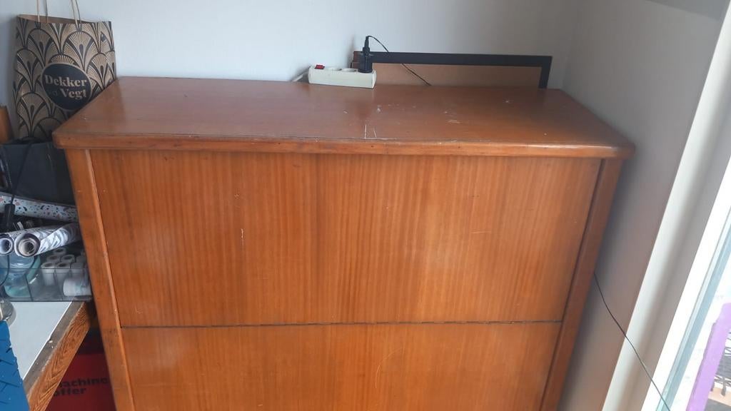 Gratis Papier kast, Huis en Inrichting, Ophalen, Gebruikt, 100 tot 150 cm, 100 tot 150 cm