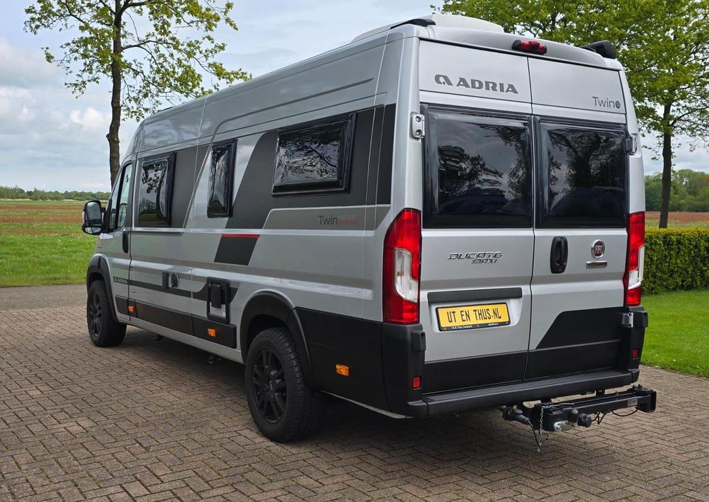 ➡️Adria Twin 640 SLB Supreme * off-grid * veel opties, Caravans en Kamperen, Campers, Buscamper of Camperbus, Tot en met 2, Bedrijf