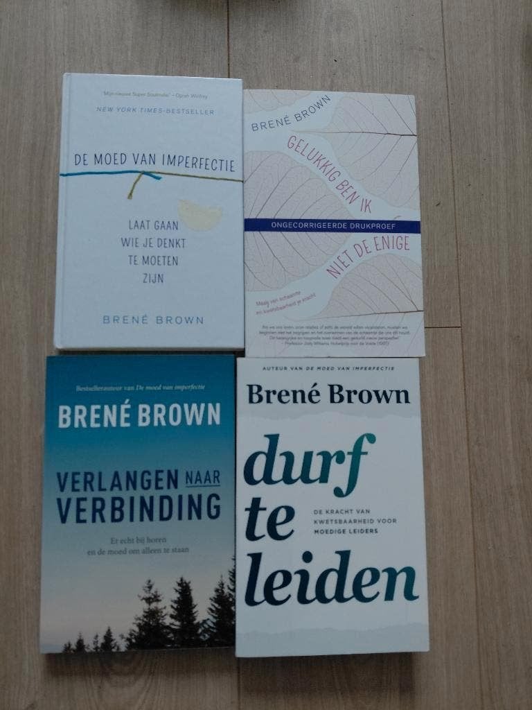 4 x Brene Brown - De moed van imperfectie & Durf te leiden, Ophalen of Verzenden, Zo goed als nieuw, Sociale psychologie