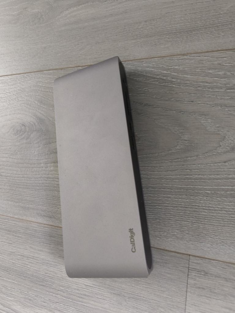 CalDigit USB-C Pro Dock defect met 150W adapter, Computers en Software, Ophalen of Verzenden, Niet werkend, CalDigit, Docking station