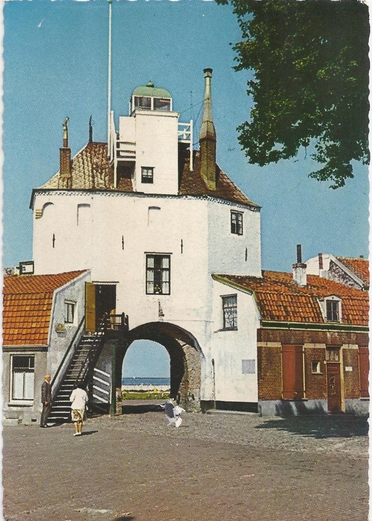 Harderwijk de vispoort gelopen ansichtkaart ( 7351 ), Ophalen of Verzenden, 1980 tot heden, Gelopen, Gelderland