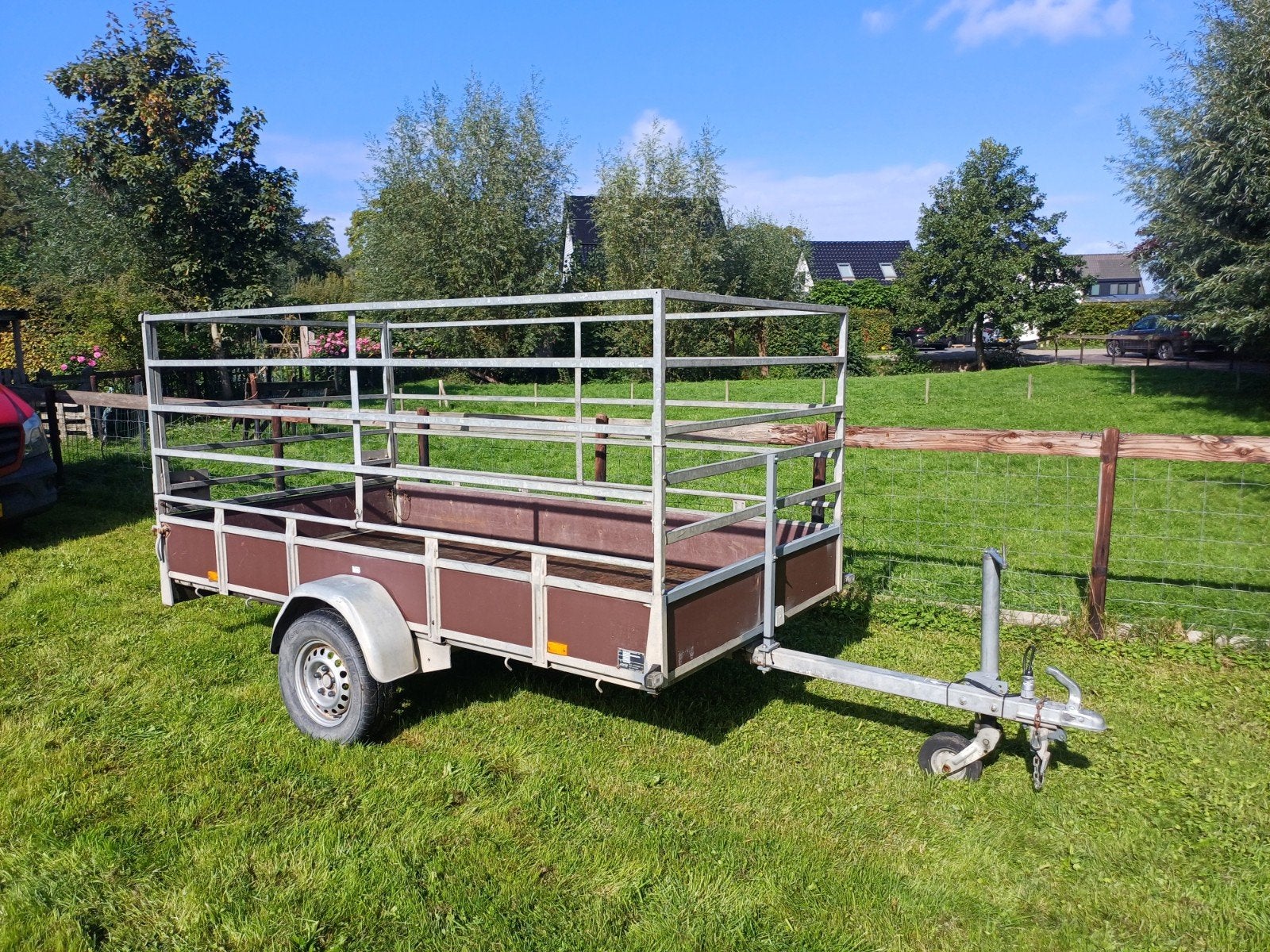 Saris Aanhangwagen, hoge rekken, 1050kg as, verlichting goed, Ophalen, Gebruikt