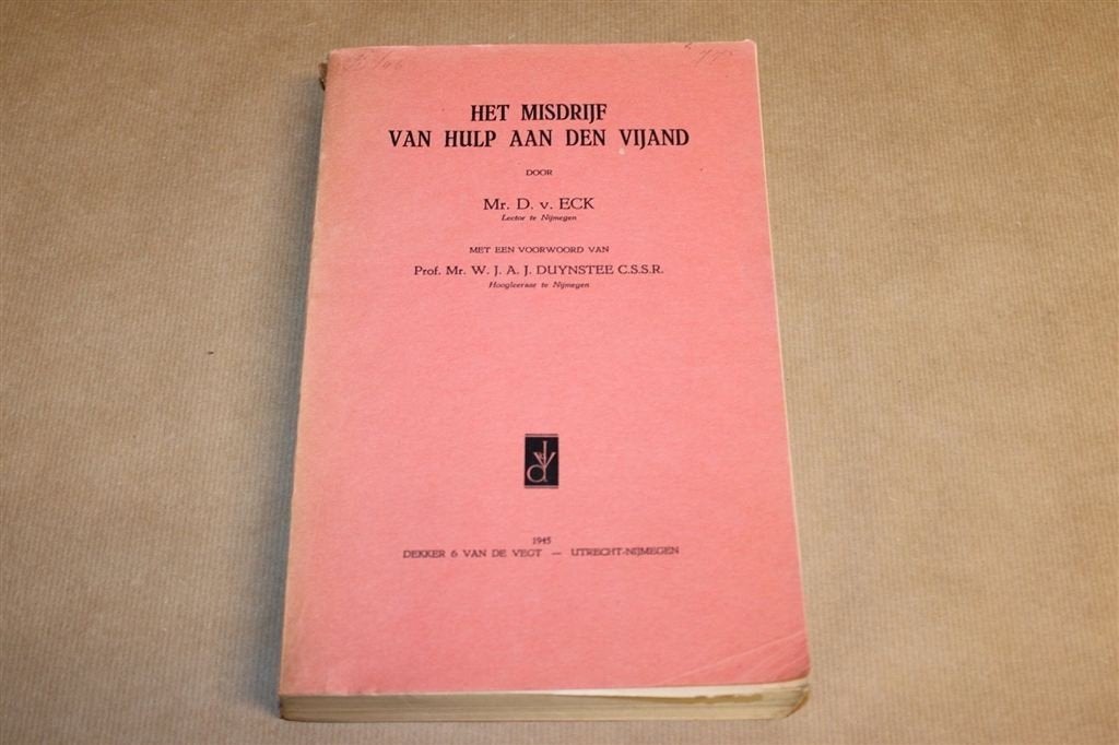 Hulp aan den Vijand — Buitengewoon Strafrecht 1945, Boeken, Verzenden, Tweede Wereldoorlog, Gelezen, Overige onderwerpen