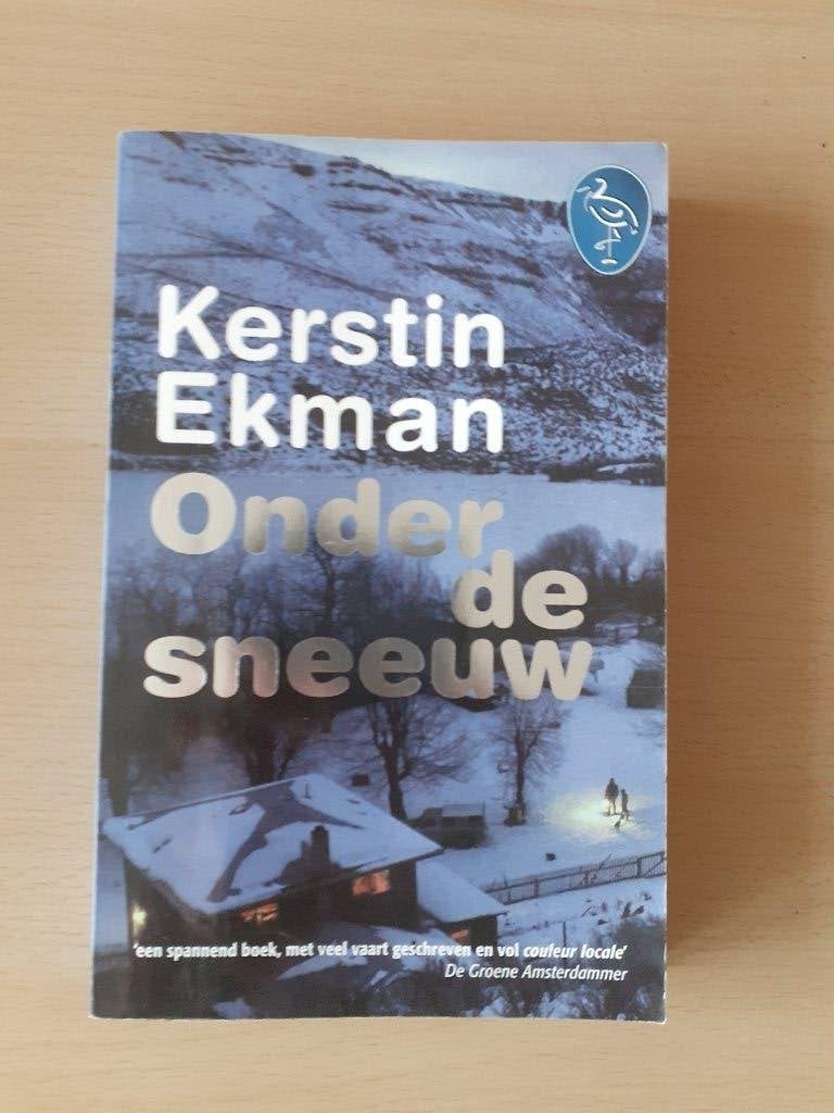 Kerstin Ekman - Onder de sneeuw, Ophalen of Verzenden, Gelezen