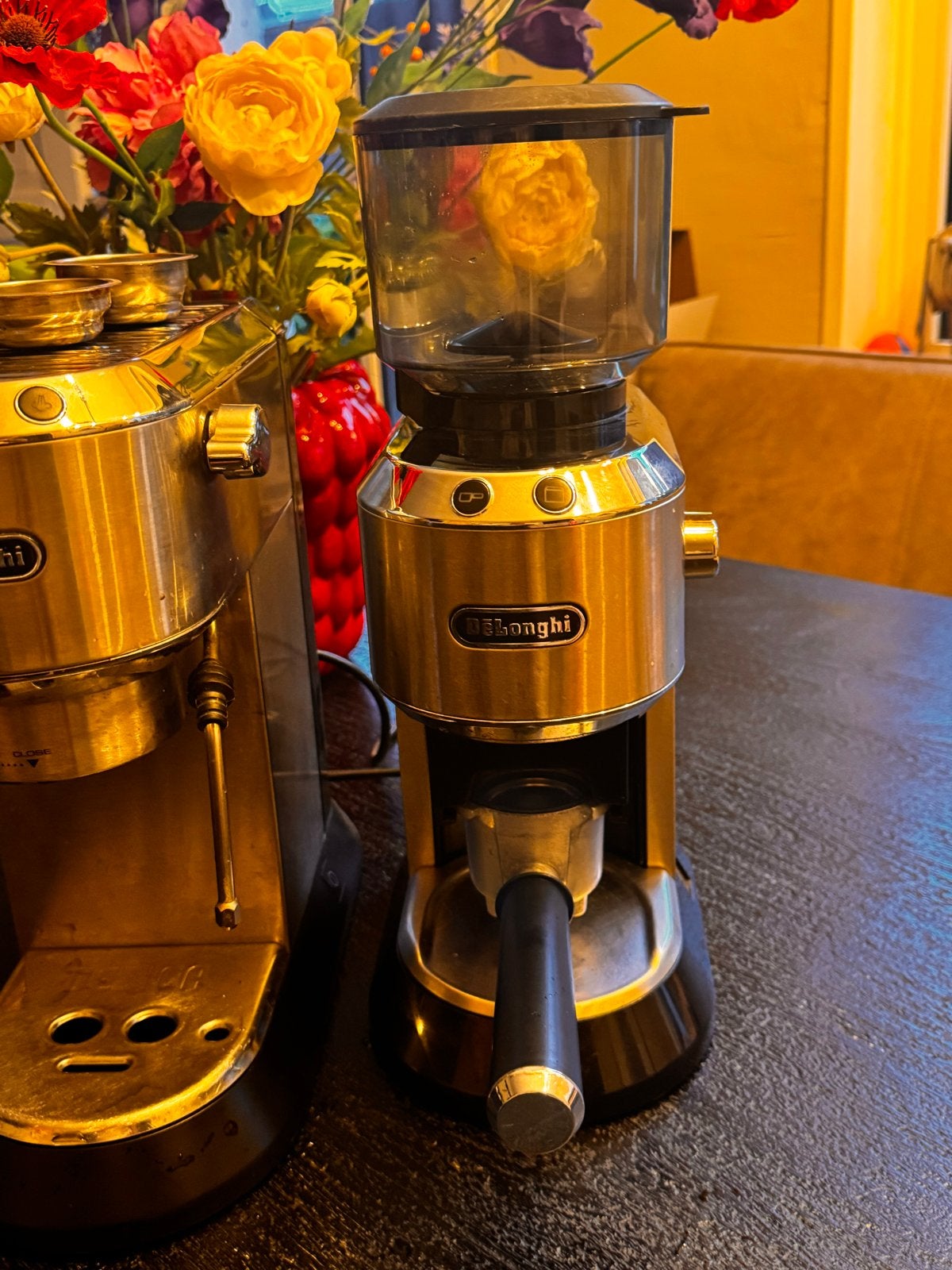 De'Longhi Dedica EC685.M Espressomachine met KG520.M Grinder, Witgoed en Apparatuur, Koffiezetapparaten, Ophalen, Afneembaar waterreservoir