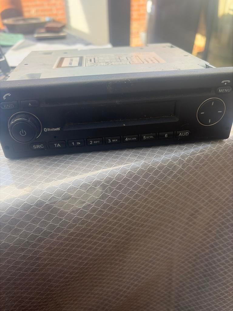 Iveco Daily MY2014 LDWS Ext Mic Autoradio Bluetooth, Auto diversen, Autoradio's, Ophalen of Verzenden, Gebruikt