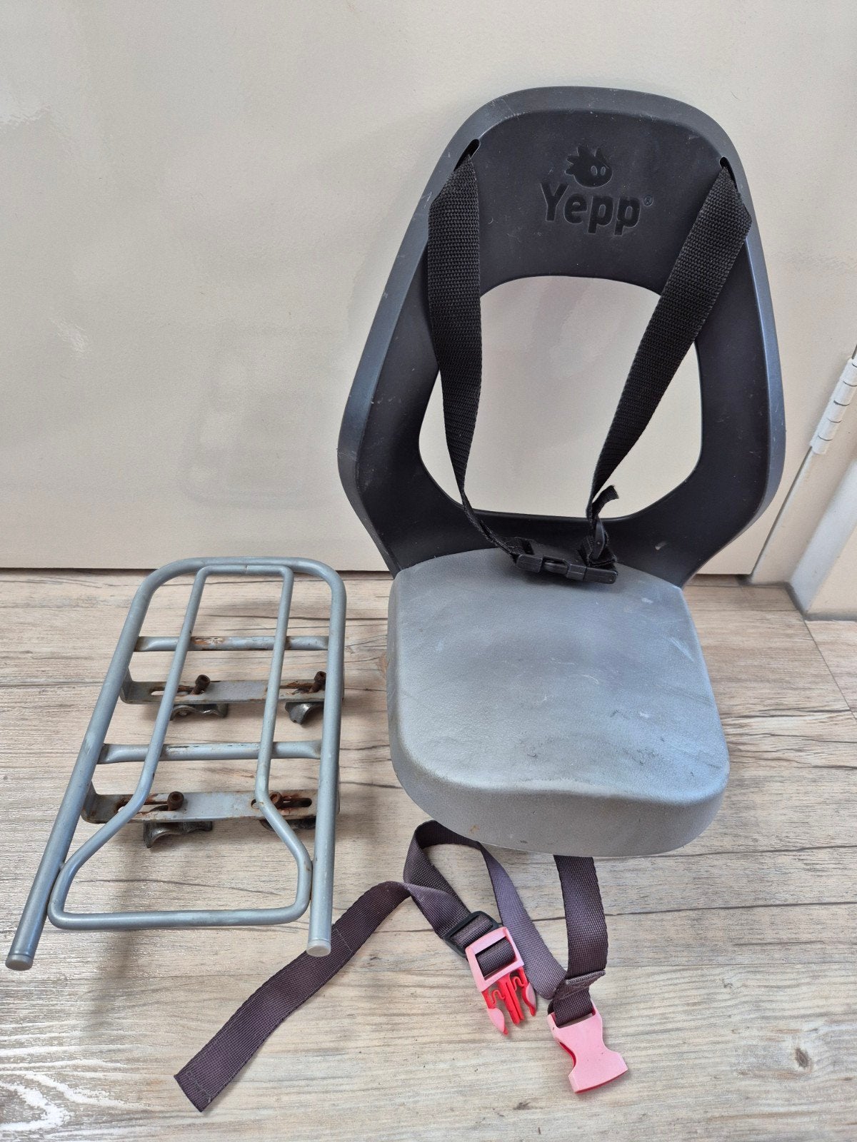 Yepp Achterzitje met opzetdrager voor bagagedrager, Ophalen of Verzenden, Gebruikt, Achterzitje, Yepp