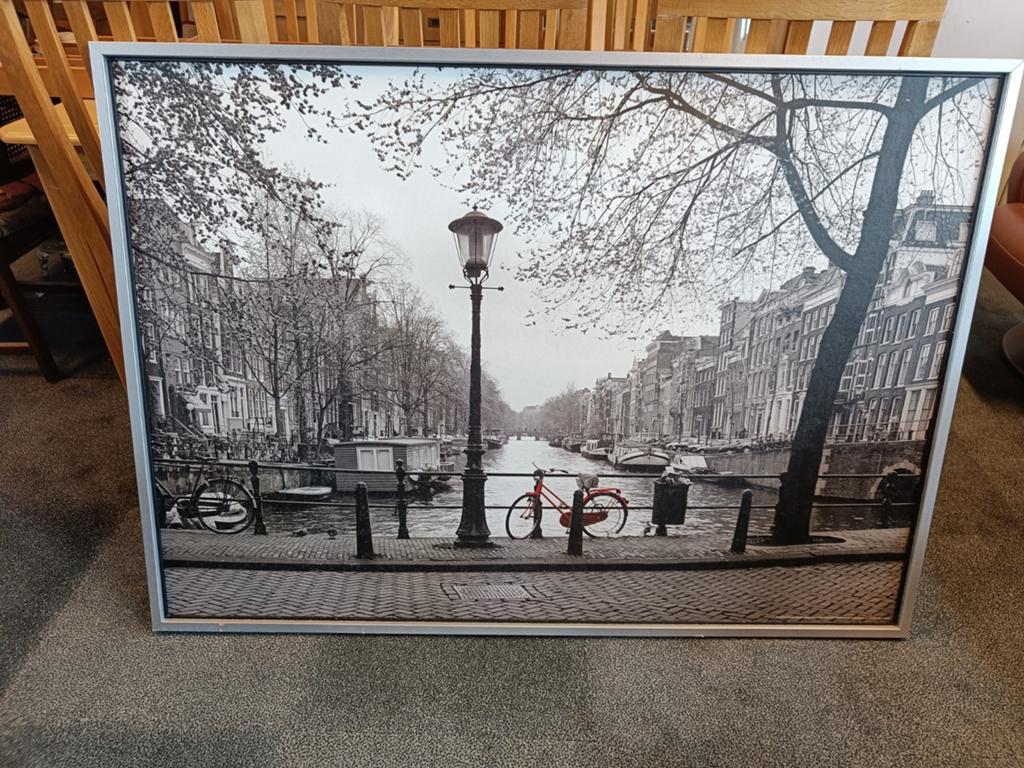 Ikea Amsterdam foto met gracht en rode fiets, Huis en Inrichting, Gebruikt, Ophalen of Verzenden, 100 tot 125 cm, Foto of Poster