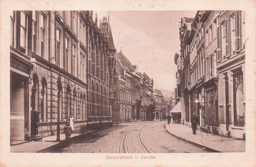 Zwolle - Diezerstraat met mensen (gel. 1927), Ophalen of Verzenden, 1920 tot 1940, Gelopen, Overijssel