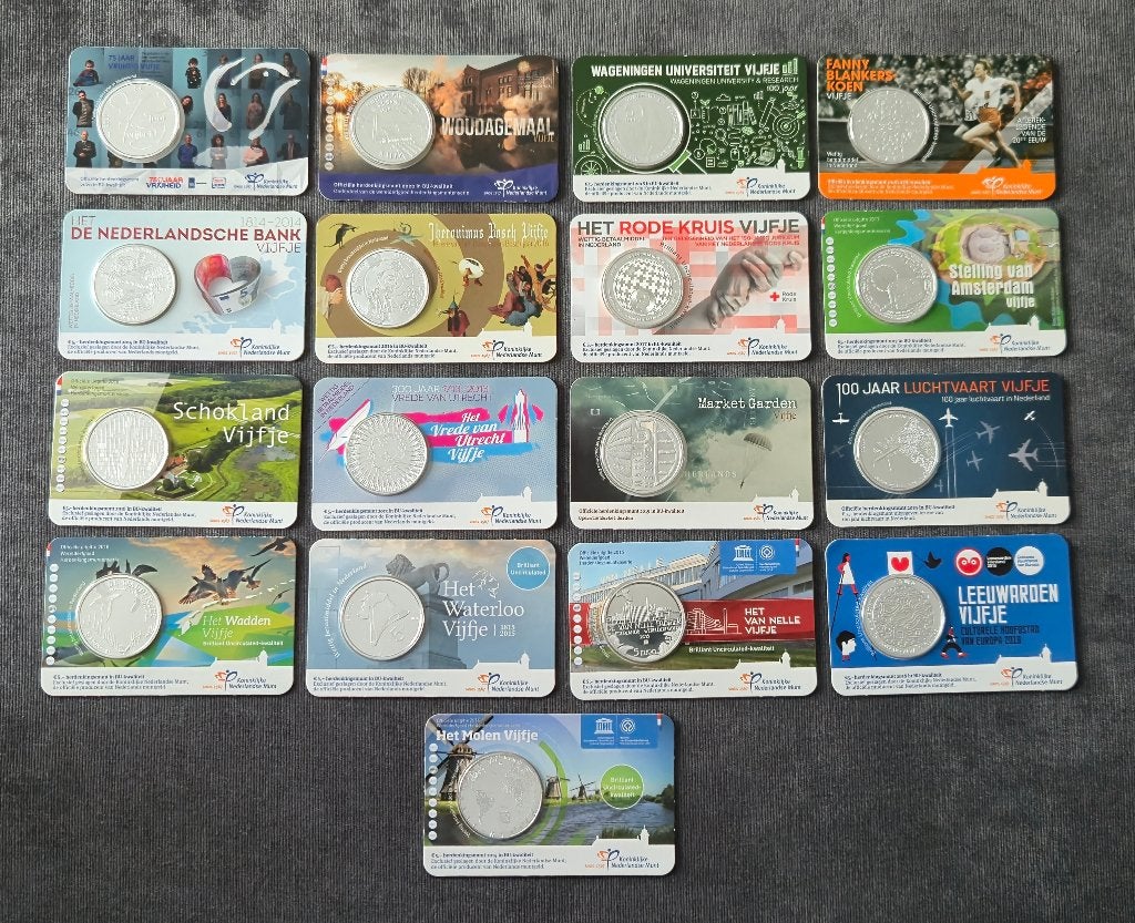 17 x vijfje coincard BU nederland + boek, Postzegels en Munten, Verzenden, Koningin Beatrix, Euro's, Setje