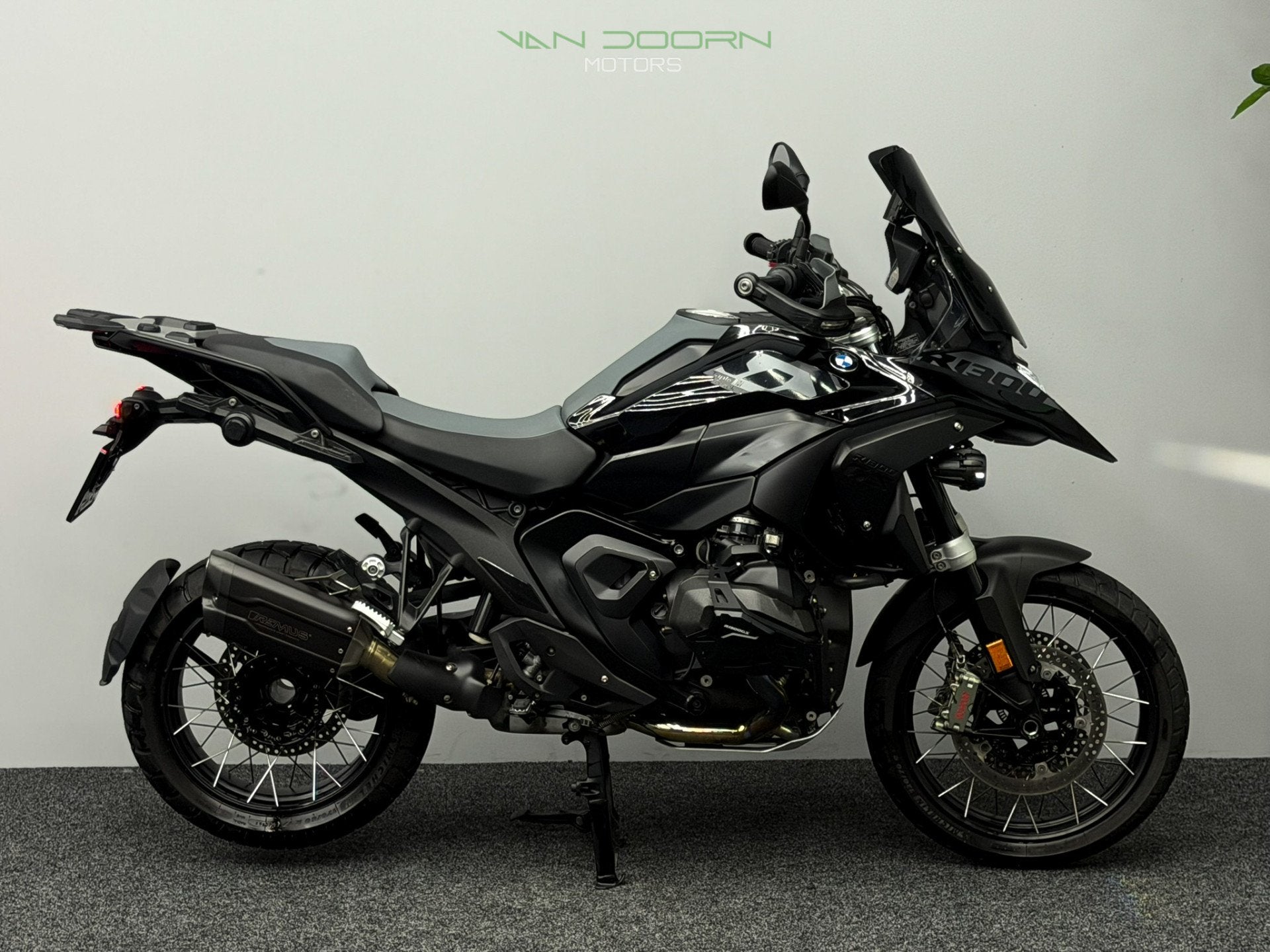 BMW R 1300 GS Triple Black | BTW | Remus | 2025 | R1300GS, Motoren, Info@vandoornmotors.nl, Kraaivenstraat 23-5
5048AB  TILBURG, NL