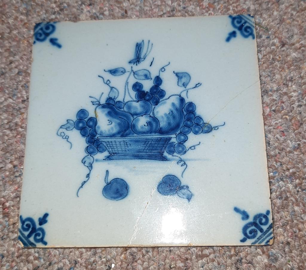 Antieke blauwe tegel fruitschaal, Antiek en Kunst, Antiek | Wandborden en Tegels, Ophalen of Verzenden