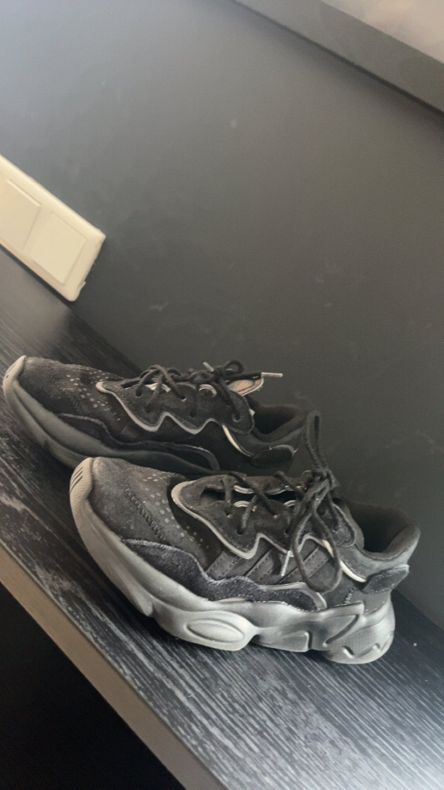 Adidas Ozweego Zwart maat 32, Gebruikt, Ophalen of Verzenden, Jongen of Meisje, Sportschoenen