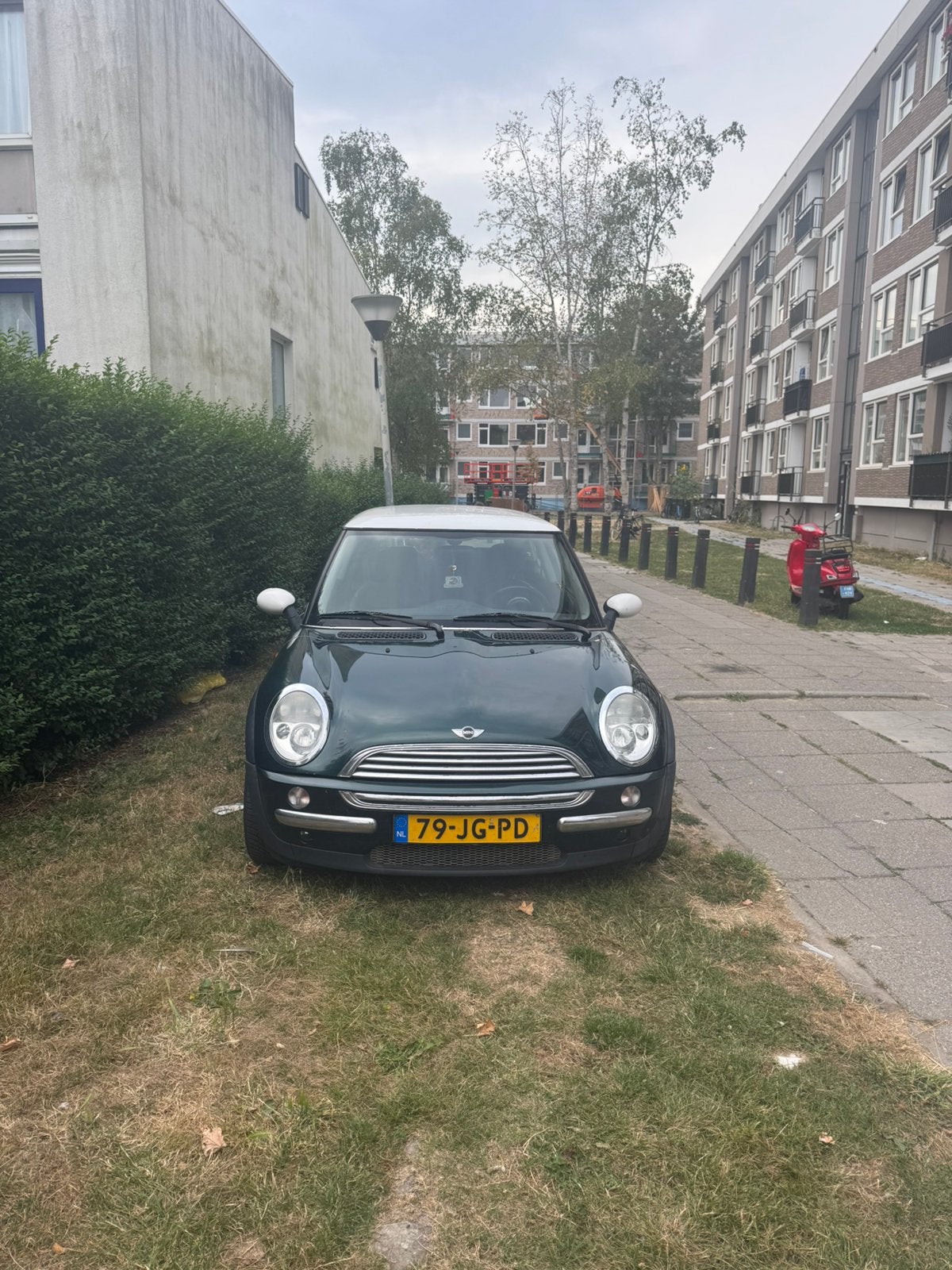 Mini 1.6 16V Cooper AUT 2002 Groen, Auto's, Mini, 4 cilinders, 4 stoelen, Origineel Nederlands, 115 pk