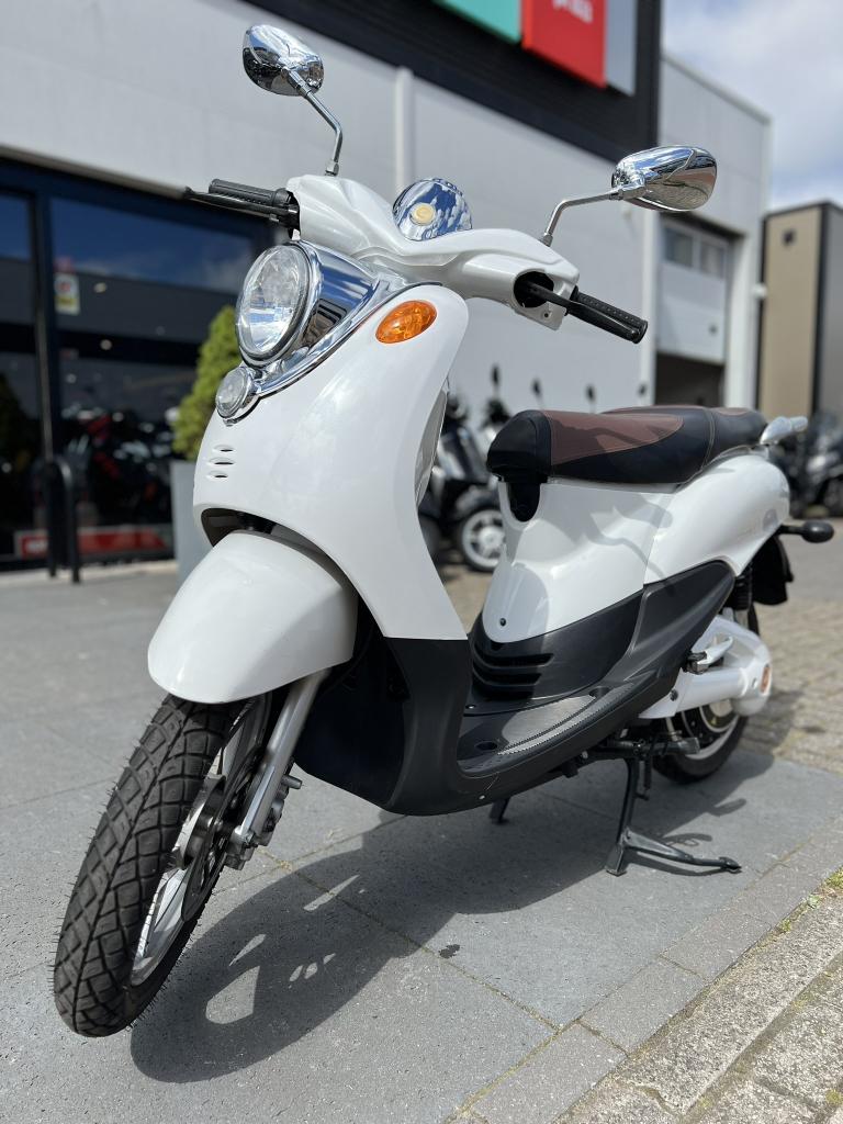 Emco Novi 25 km e scooter Eindejaars Deal, Niet ingevuld, Gebruikt, Elektrisch, Niet ingevuld