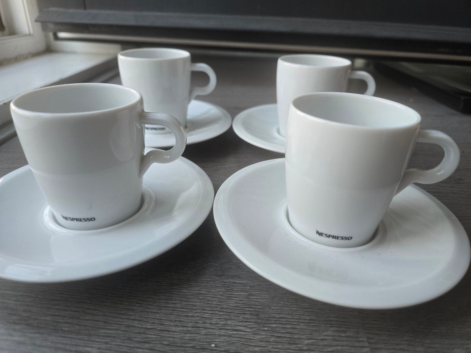 original Nespresso kop en schotels espresso en lungo / cups, Ophalen, Nieuw, Porselein, Kop en/of schotel