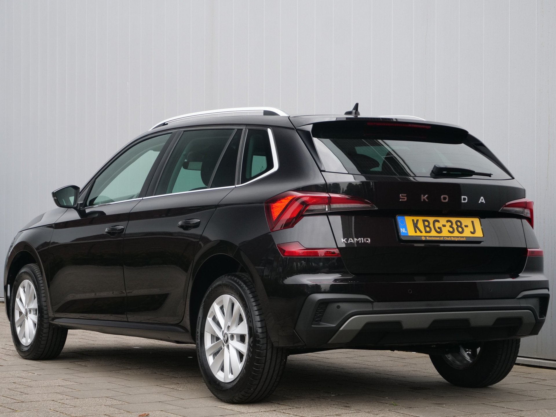 Skoda Kamiq 1.0 TSI Business Edition 116 Pk Automaat DAB / A, Auto's, Stof, Zwart, 3 cilinders, Kamiq