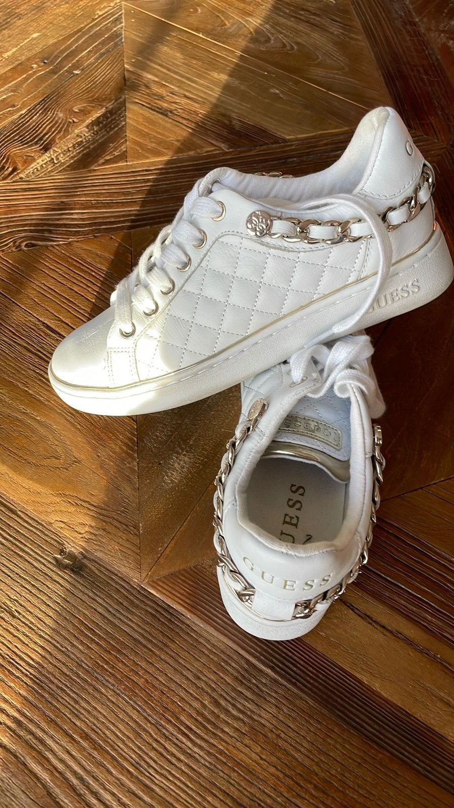 Guess sneakers wit maat 36, Ophalen of Verzenden, Zo goed als nieuw