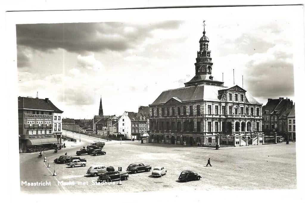 M189 Maastricht markt met Stadhuis, Ophalen of Verzenden, Ongelopen, Limburg
