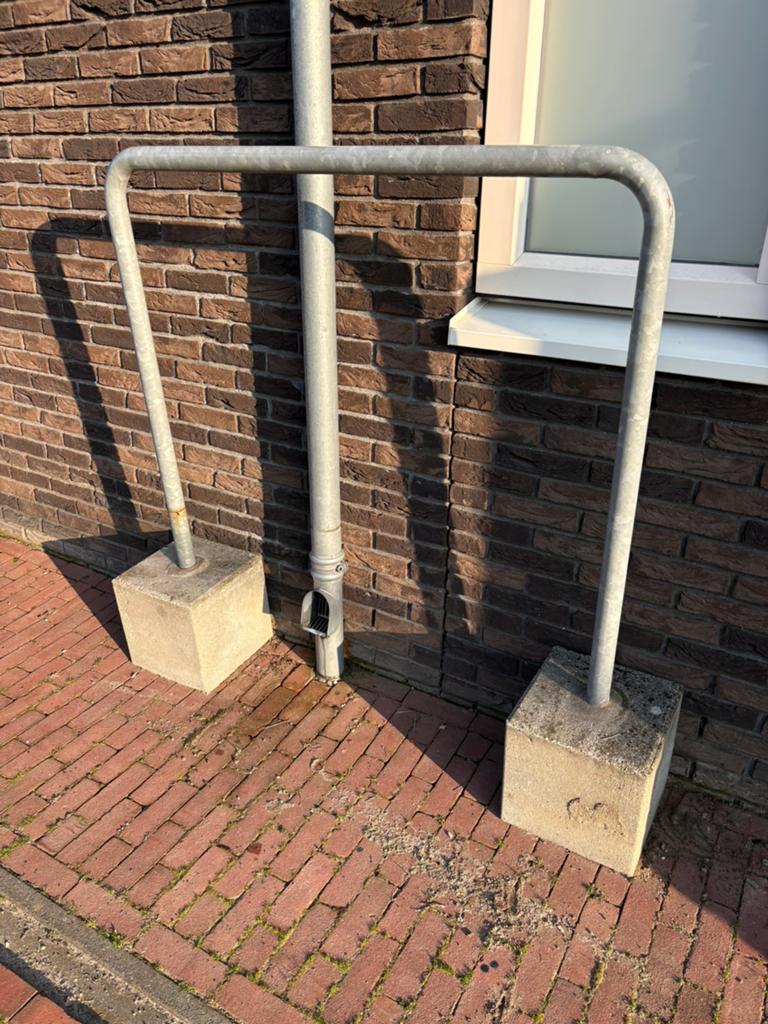 Fietsnietje / fiets aanleunbeugel, Fietsen en Brommers, Fietsaccessoires | Fietsenrekken, Ophalen, Zo goed als nieuw