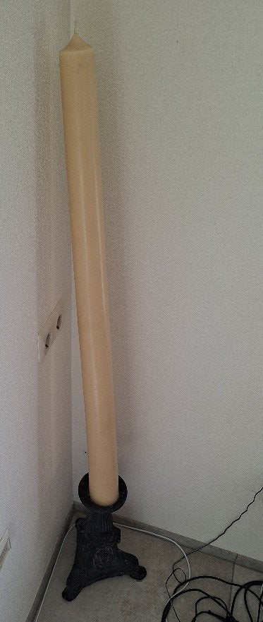 kerkkaars 110 cm op gietijzeren kandelaar 42 cm, Antiek en Kunst, Ophalen, Overige materialen
