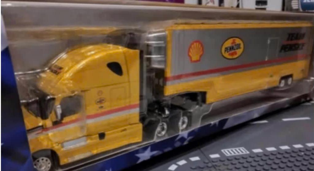 Freightliner Cascadia 2016 Team Penske 1/43 US trucks # 68, Verzenden, Nieuw, Bus of Vrachtwagen, Overige merken