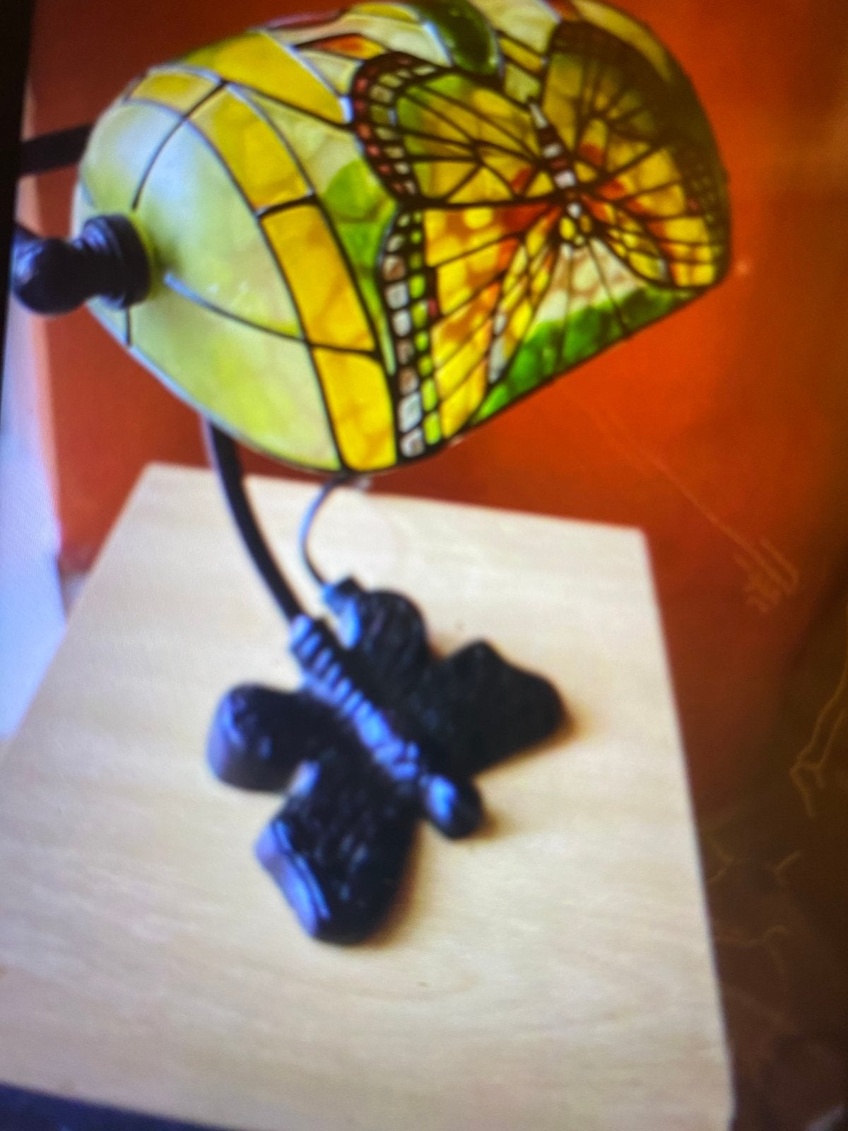 Tiffany vlinderlamp 27x22 cm vaste prijs 59 euro, Ophalen of Verzenden, Zo goed als nieuw, Glas
