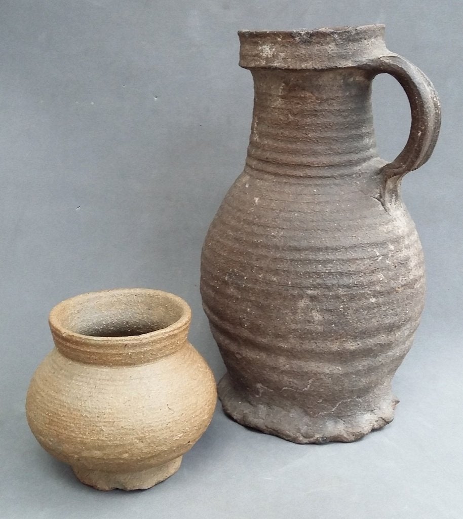 14 de eeuw Middeleeuwse Proto Steengoed Kruik + Drinkbeker, Antiek en Kunst, Antiek | Keramiek en Aardewerk, Ophalen of Verzenden