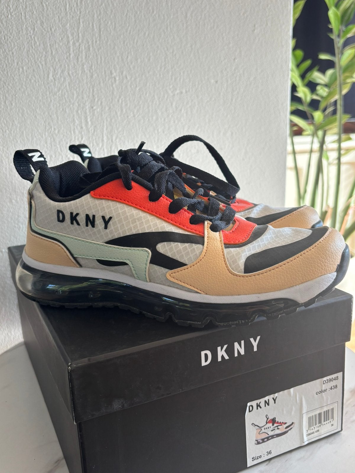 DKNY Colorful Logo Sneakers, Kleding | Dames, Ophalen, Overige kleuren, Sneakers of Gympen, Zo goed als nieuw