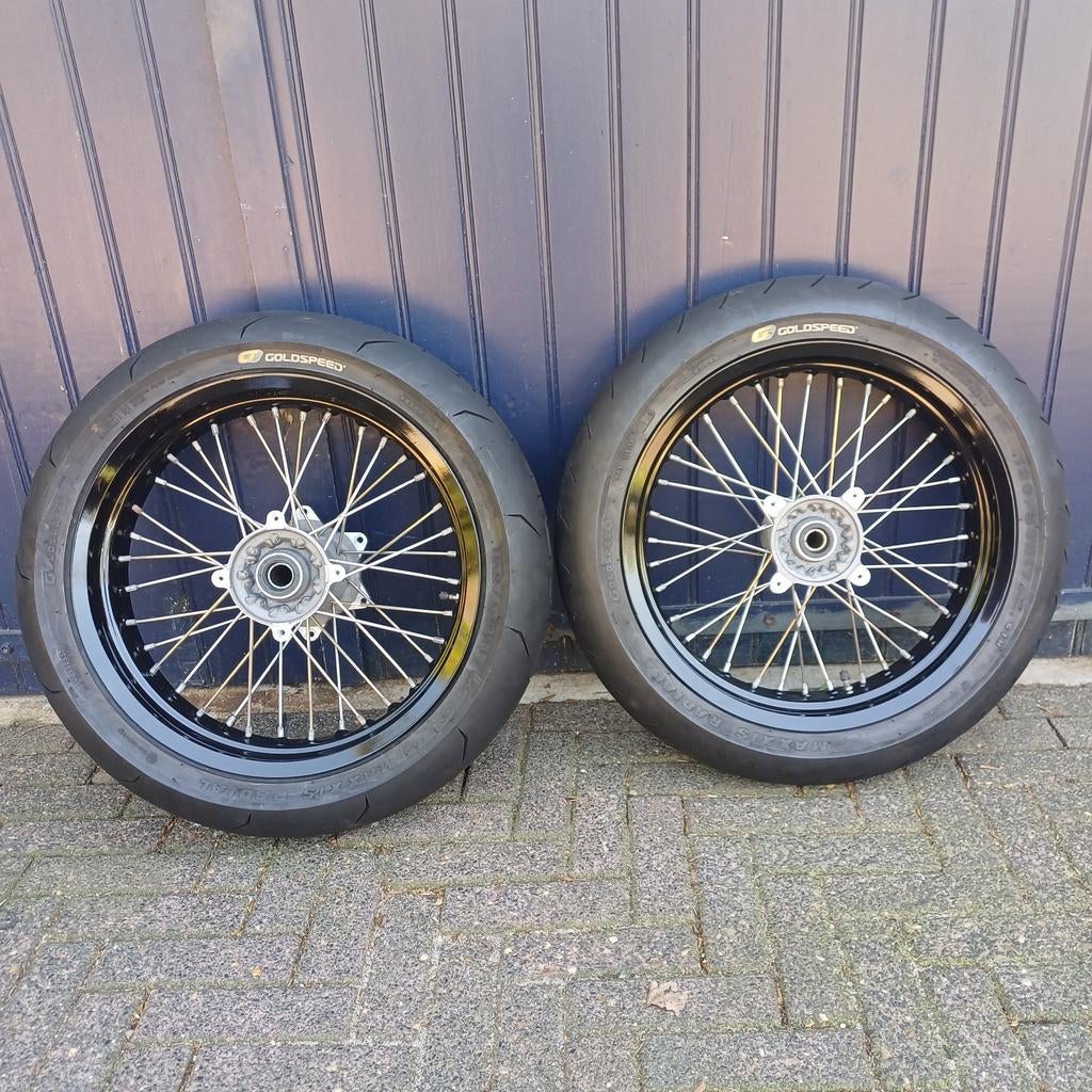 Husqvarna supermotard wielen met nieuwe banden velgen, Ophalen of Verzenden