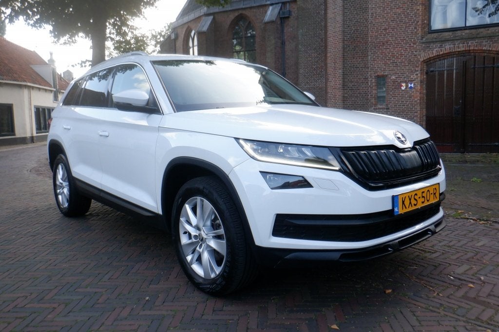 Skoda Kodiaq 1.5 TSI 150pk DSG- (bj 2019, automaat), Auto's, Euro 6, 4 cilinders, 7 stoelen, Wit