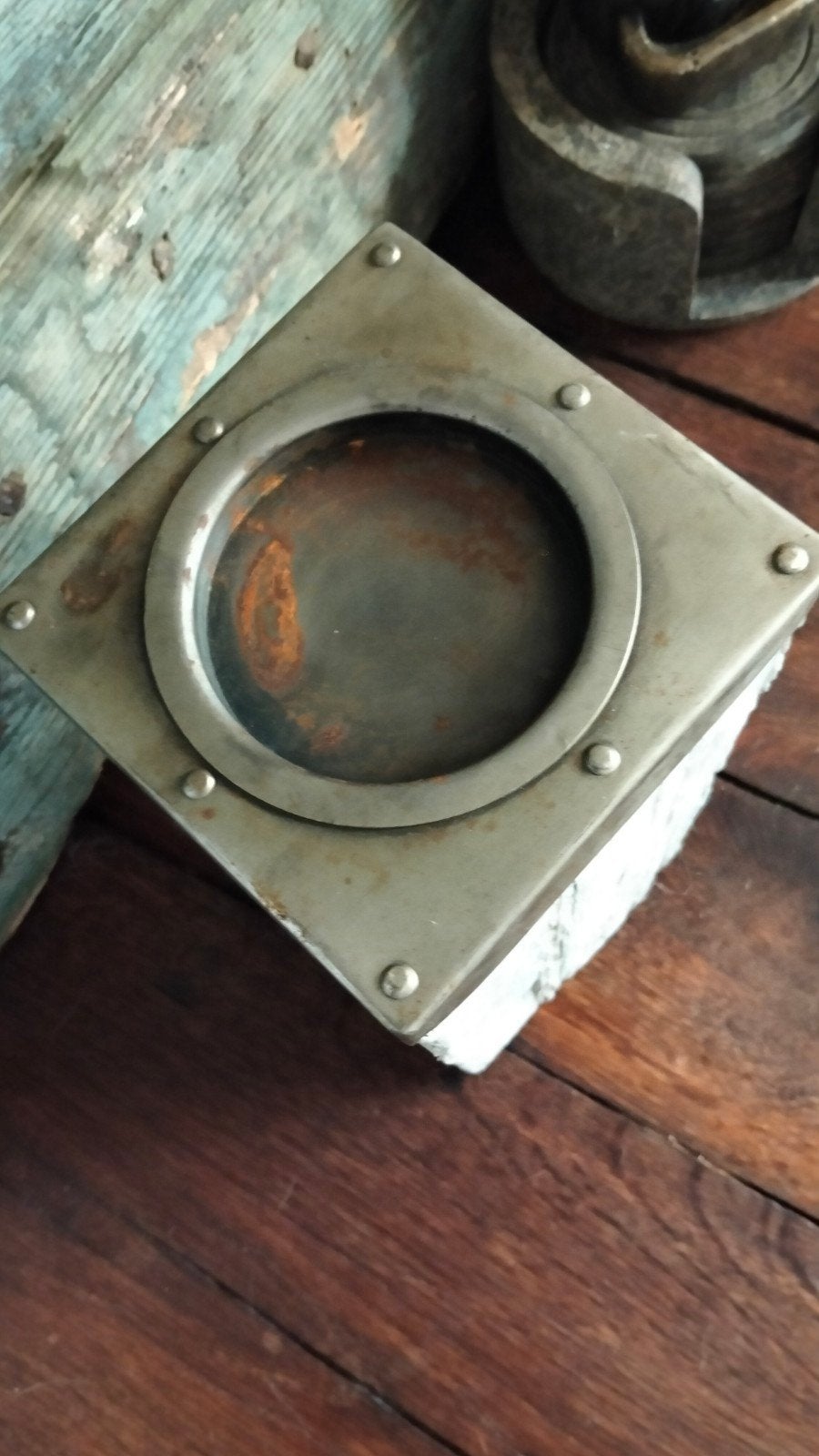 Brocante houten kandelaar afgewerkt met ijzer + waxinelichtj, Gebruikt, ., Ophalen of Verzenden, .