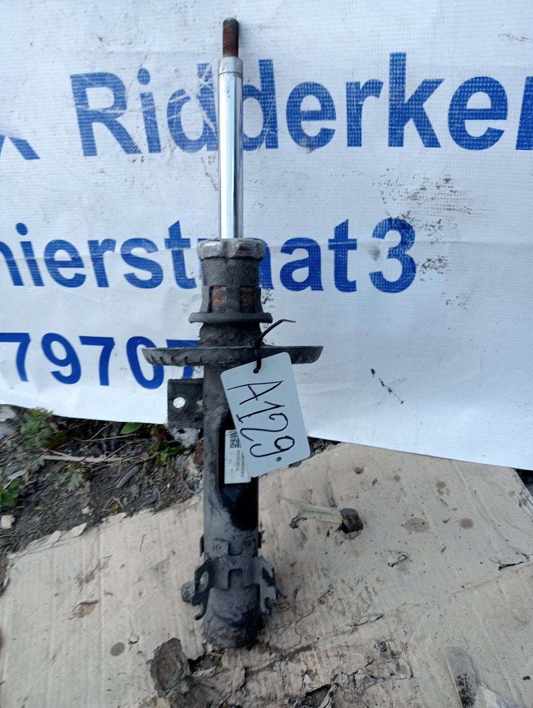 Schokdemper links-voor van een Volkswagen Polo, Auto-onderdelen, Ophanging en Onderstel, Gebruikt, -, Volkswagen, -