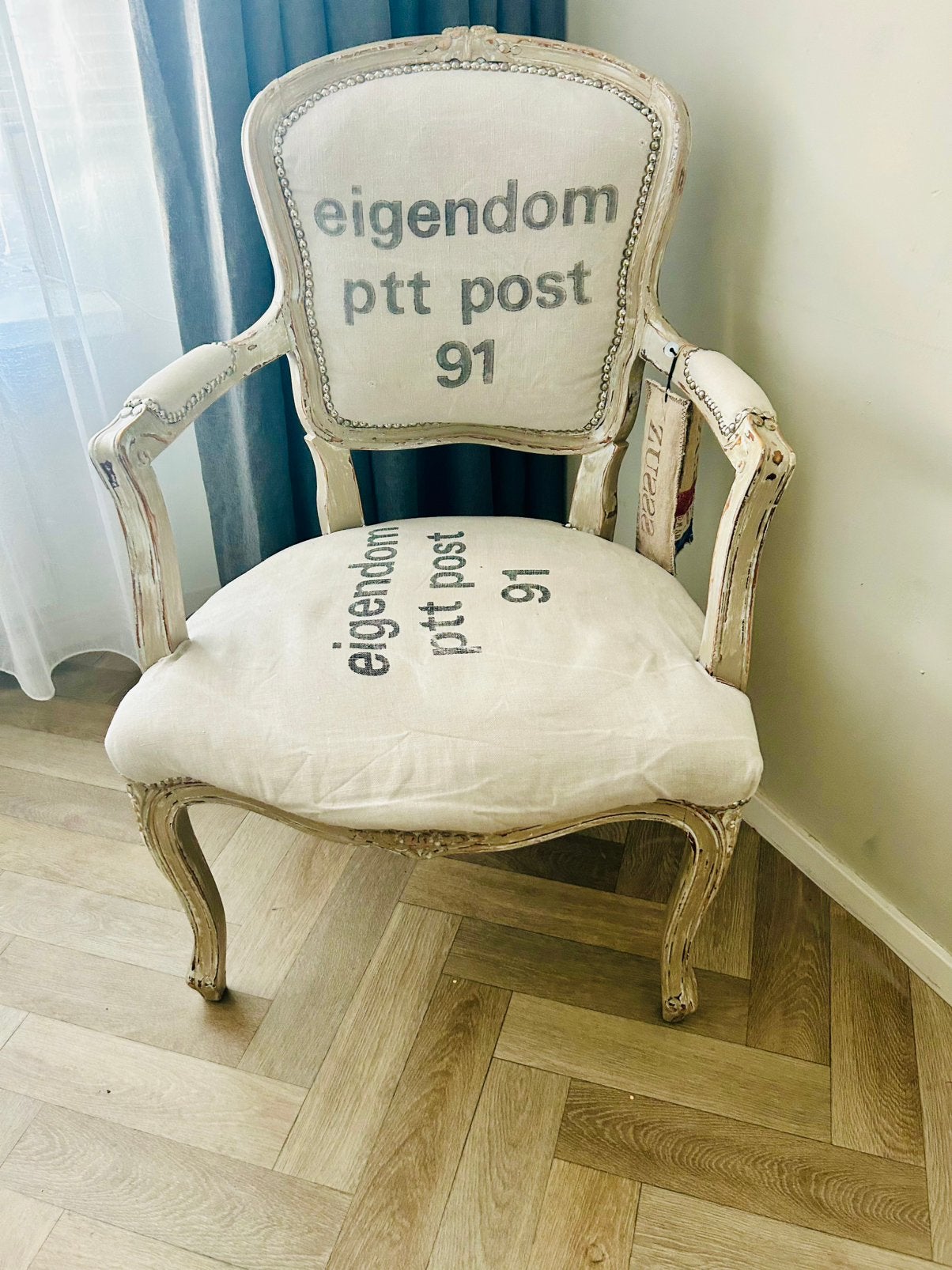 Ptt barok stoel, Ophalen