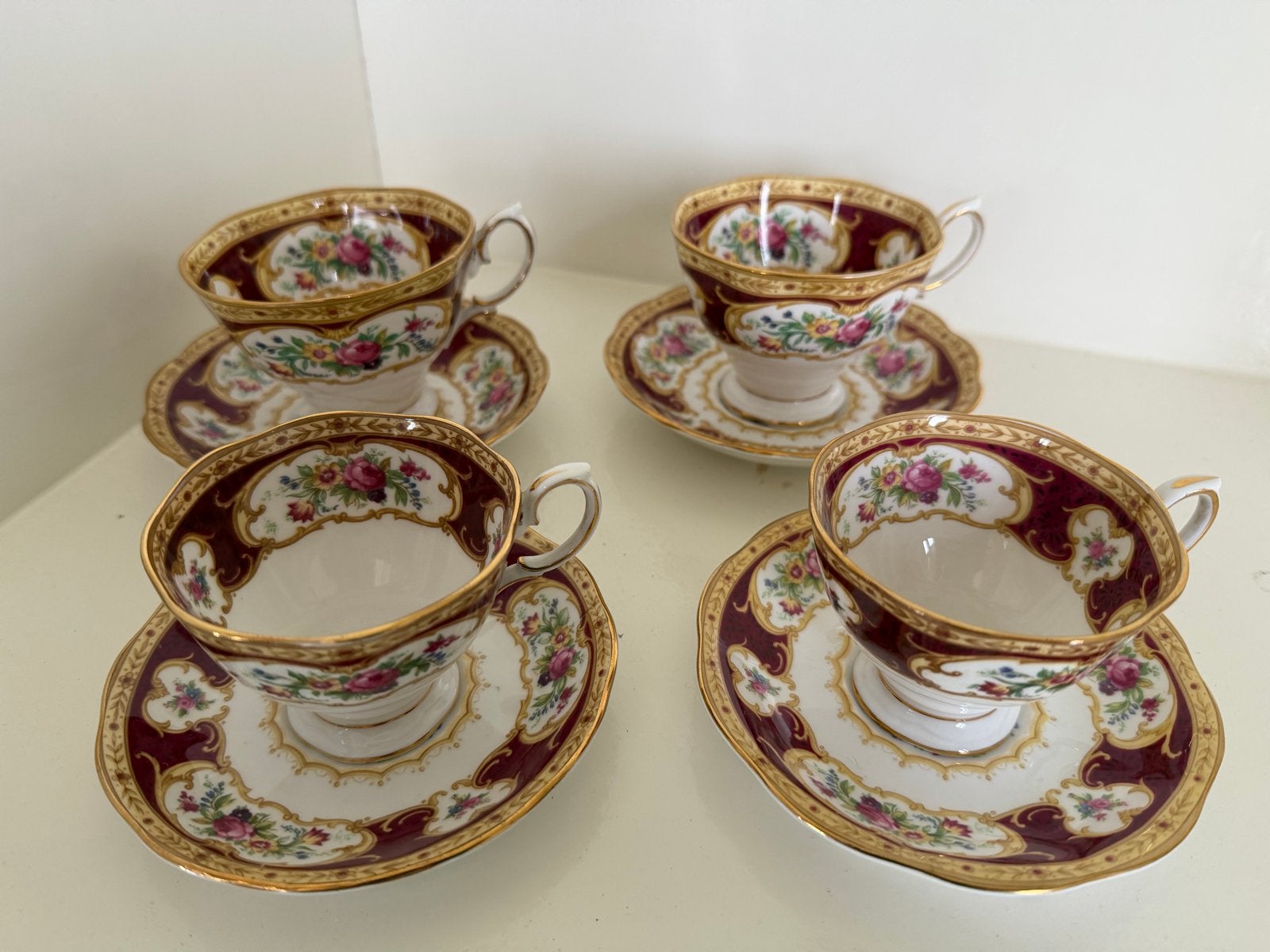 Royal Albert Lady Hamilton theekopjes en schotels (4 sets), Ophalen of Verzenden
