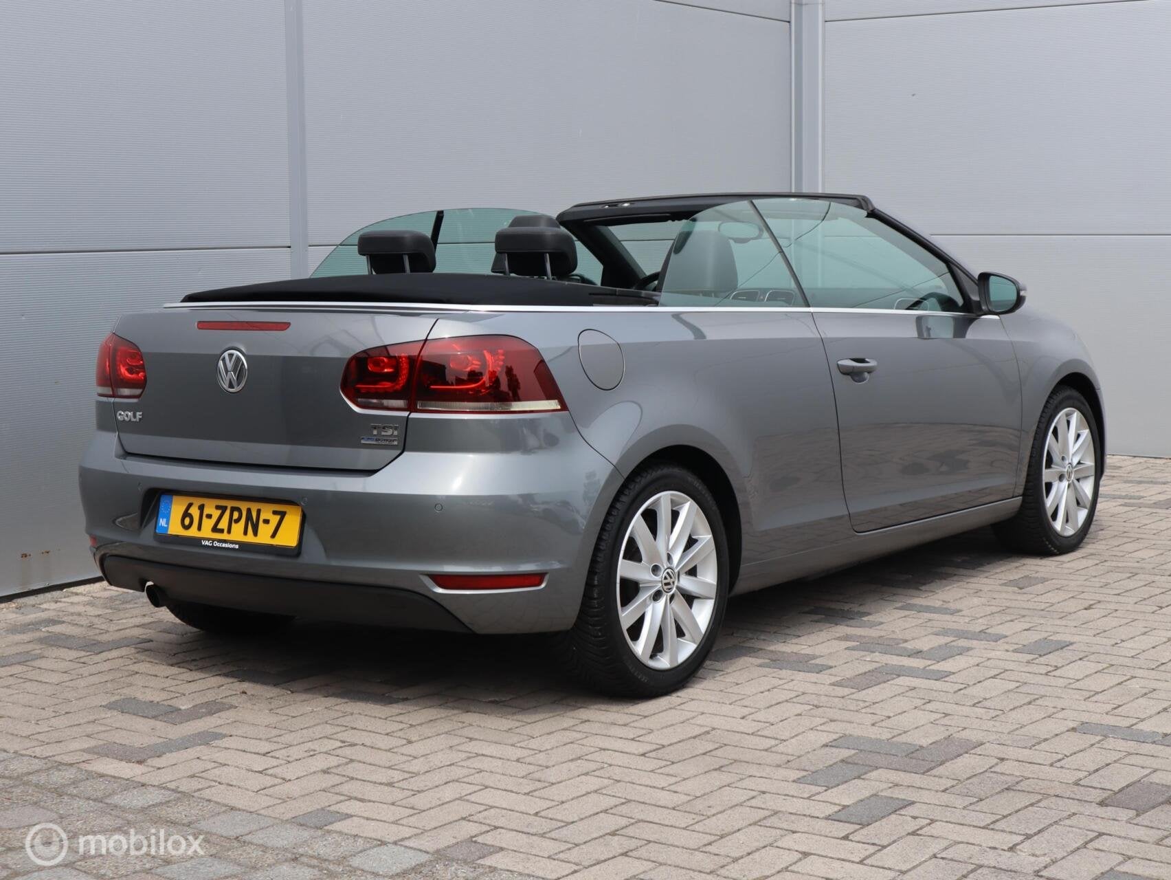 Volkswagen Golf Cabrio 1.2 TSI Leer Navi LED Cruise Clima, Auto's, Voorwielaandrijving, Euro 5, Zwart, 4 cilinders