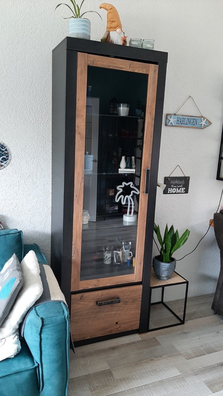 prachtige vitrinekast in zwart/bruin, Ophalen, Zo goed als nieuw, Minder dan 150 cm, 150 tot 200 cm