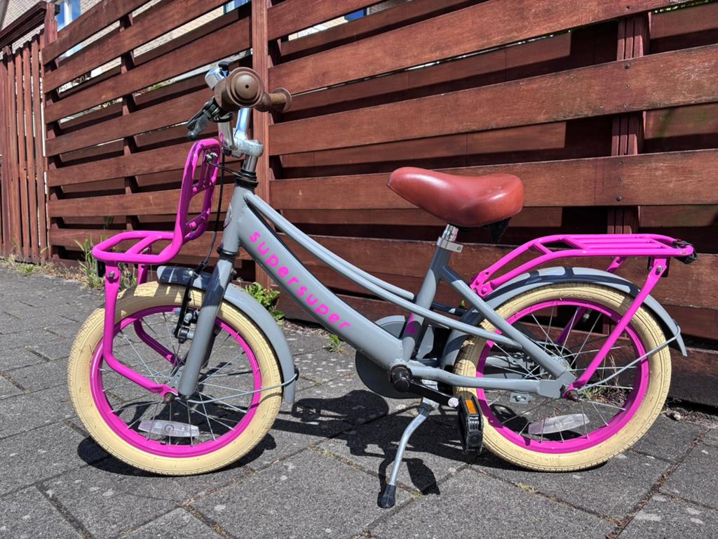 Supersuper Lola Kinderfiets 16 inch – Zo Goed als Nieuw, Fietsen en Brommers, Fietsen | Meisjes, Ophalen, Terugtraprem, 16 inch