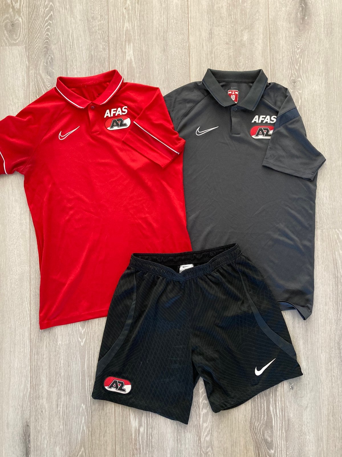 AZ-origineel Sportsetje van NIKE, maat M, Sport en Fitness, Ophalen of Verzenden, Zo goed als nieuw, Broek