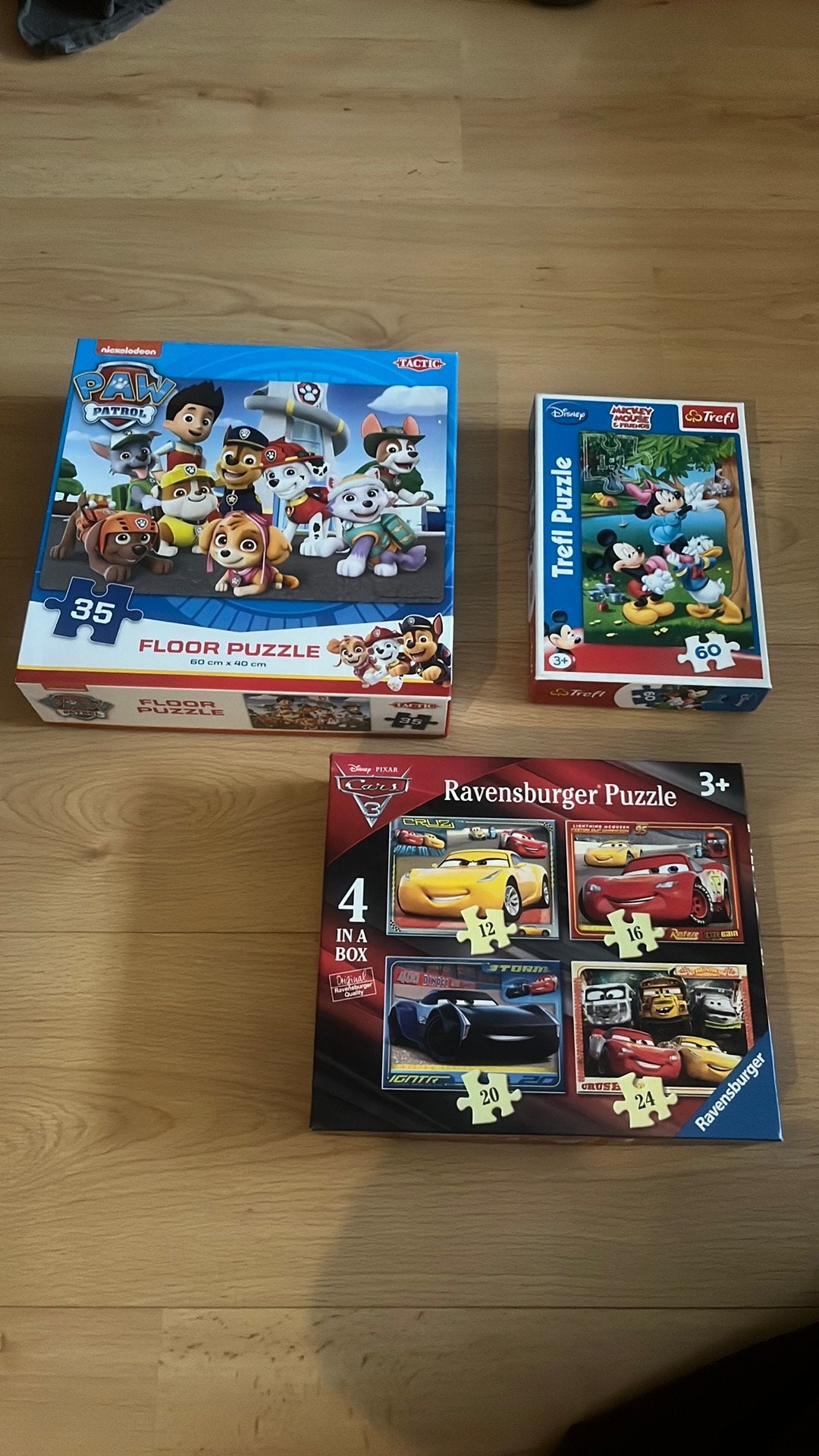 Verschillende puzzels van Disney, Paw Patrol en Cars., Ophalen of Verzenden, 10 tot 50 stukjes, Zo goed als nieuw
