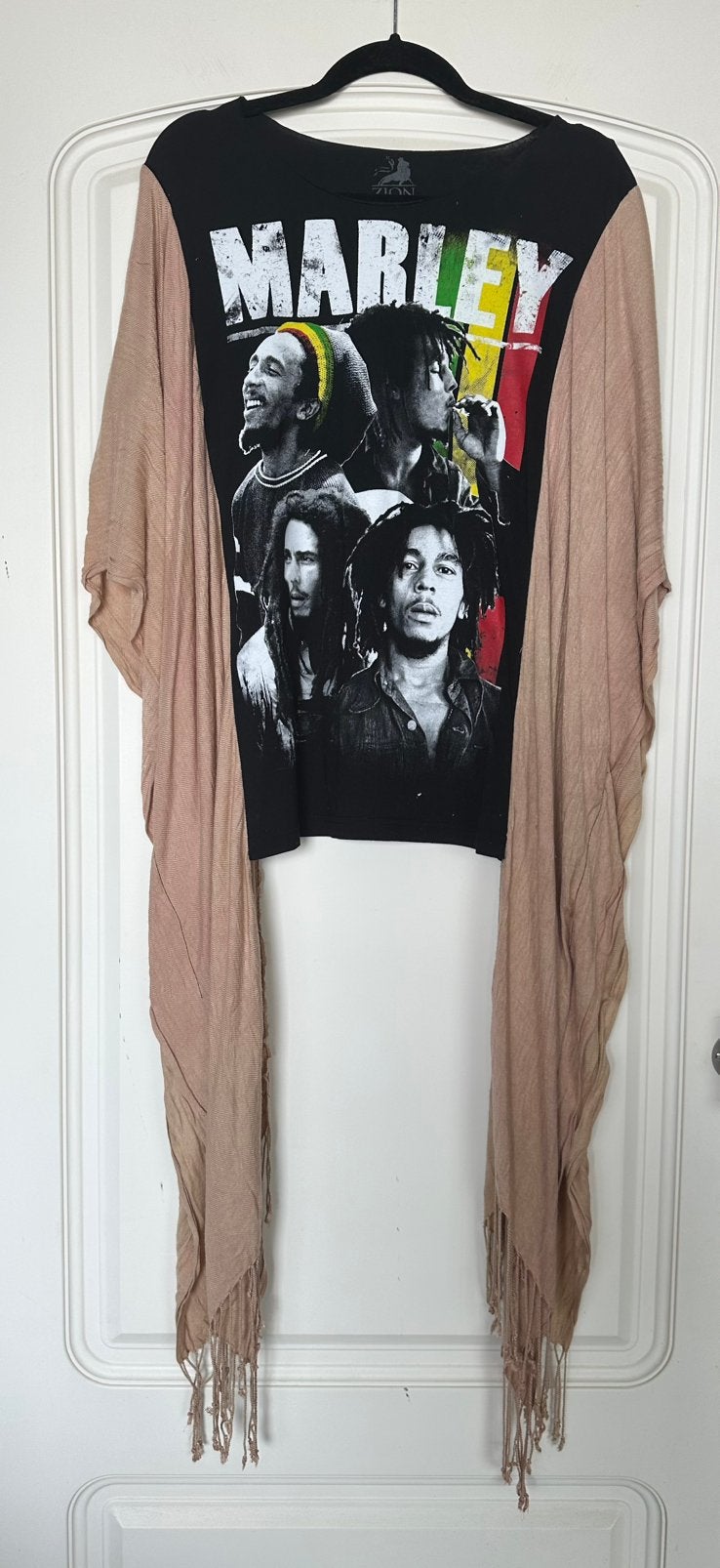 Bob Marley , handmade tuniek , one size, Kleding | Dames, Ophalen of Verzenden, Zo goed als nieuw, Maat 42/44 (L), Overige kleuren