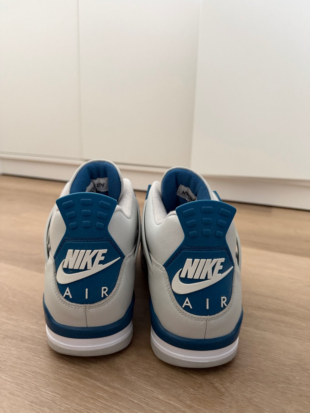 Nike Air Jordan 4 Retro Blue Navy, Ophalen of Verzenden, Zo goed als nieuw, Blauw, Sneakers of Gympen