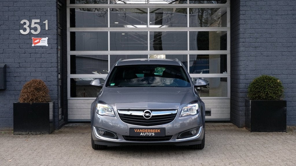 Opel INSIGNIA SPORTS TOURER SW 2.0 SIDI Turbo Innovation 4x4, Auto's, Opel, Automaat, 1998 cc, 4 cilinders, 2000 kg